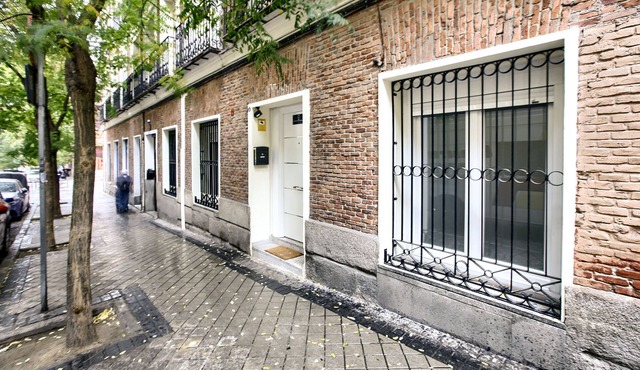 Live the most authentic Madrid in this apartment in the Retiro neighborhood