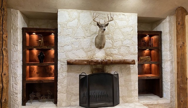 LIVE WATER LODGE on Johnson Creek 4 Bedrooms sleep 9, 3.5 baths