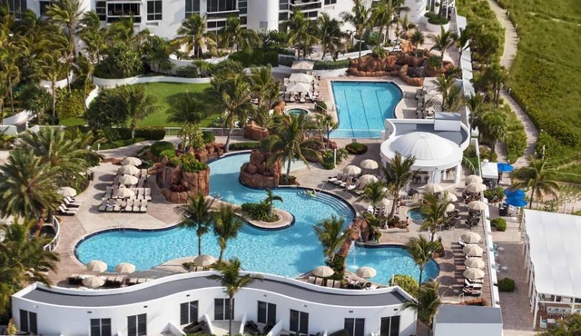 Live Your Dream At Beachfront Paradise