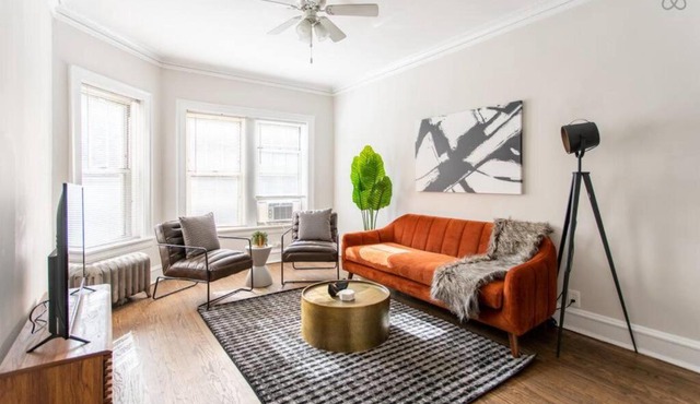 Lively 2BR Apt in Lincoln Square - Eastwood 47-1
