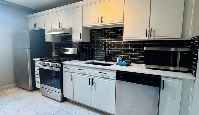 Lively Fox Loft, In Downtown, Walk to River & Bars, Arcada across the street