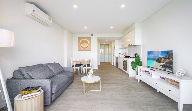 Liverpool adorable 2Br apt with Free Parking