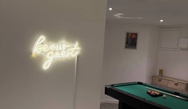 Liverpool Getaway! Entire Property. close proximity to stadiums & city Centre