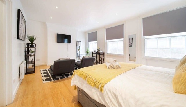 Livestay Studio Apartment on Covent Garden*2