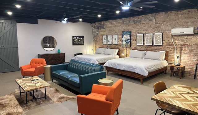 Livie’s LoftnTrendy loft on Main Street