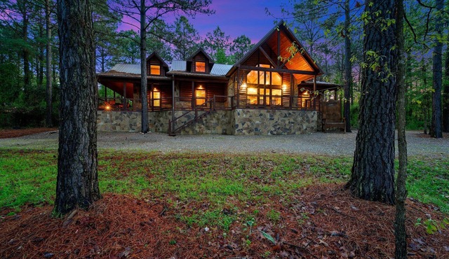Livin Large, Pool Table, Shuffleboard, Hot tub, Playset, Pets