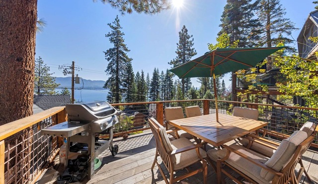 Livin' on the Edge | Luxury With Hot Tub