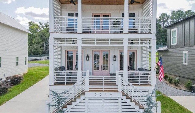 Livin` The Dream at River Rocks Plantation