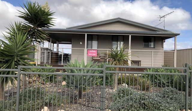 Livin' The Dream ~ Spacious ~ Off Peak Special! WIFI Available