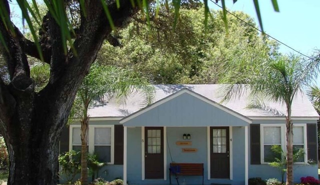 Living On Island Time #5 - Cozy Coastal Cottages With A Whole Lot Of Charm!