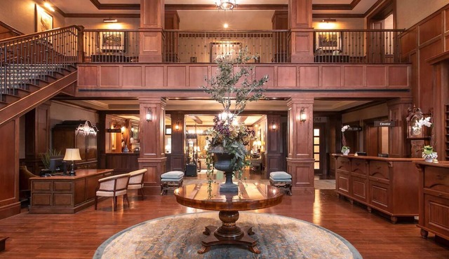 Living the Cottage Suite Life & Outdoor Adventure Awaits! Pool, Spa & Fitness