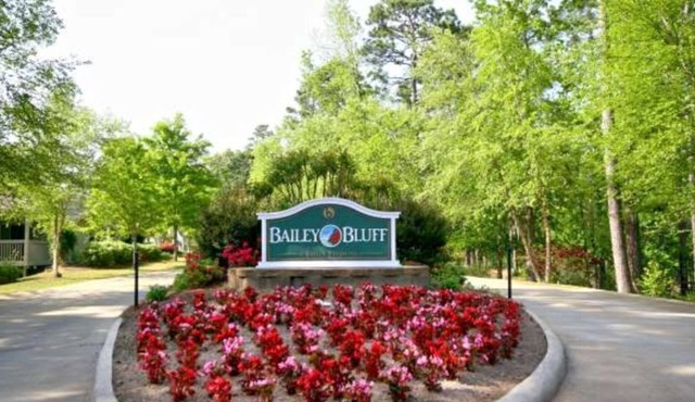 Living the Life on Toledo Bend Sleeps 8 Pool, Fishing, Golf.