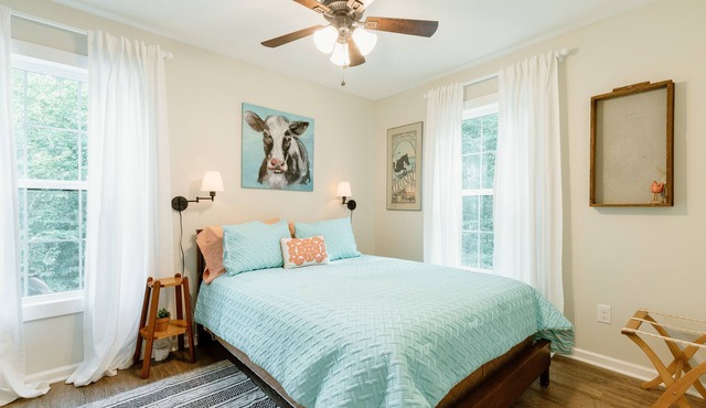 Living Water Retreat #2 - Gorgeous New Farmhouse Retreat - 2 miles to TIEC