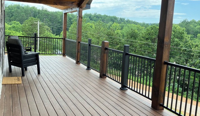 Living Waters Estates, Elegant 3 BR Home with kids area, hot tub, sleeps 12