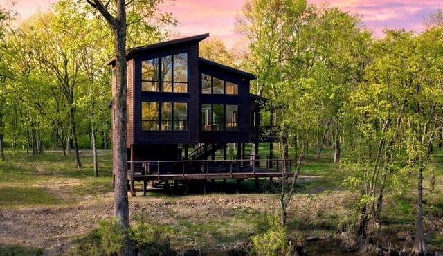 Living Waters Riverfront Retreat in Broken Bow