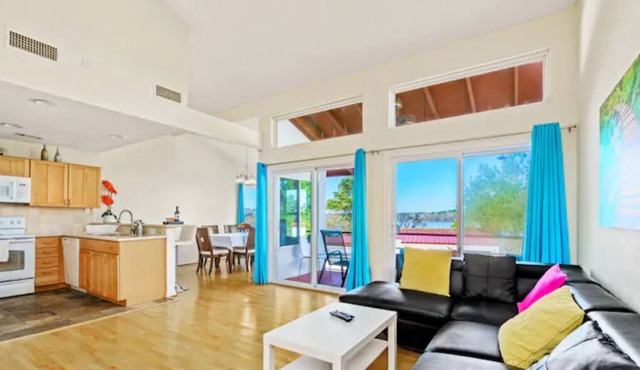 Livingston lakeside villa