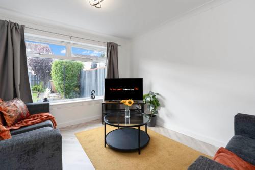 Livingston Retreat 4bed Home Wi-Fi Parking