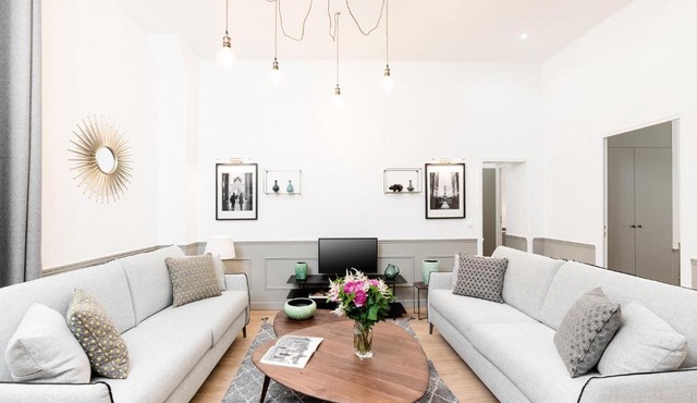 LivinParis - Luxury 3 & AC 4 Bedrooms Montmartre I