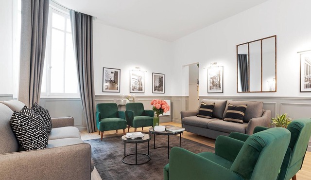 LivinParis | Luxury AC 4 Bedrooms Arc de Triomphe I