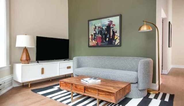 LIVN Millennium Park Downtown Chicago Superior 1BR