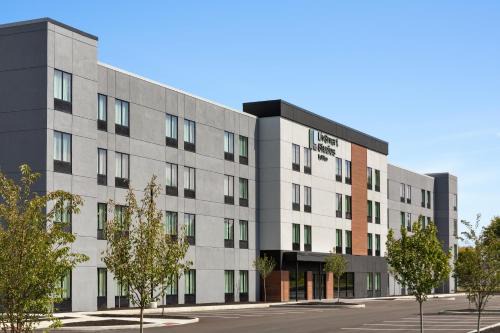 LivSmart Studios By Hilton Kokomo