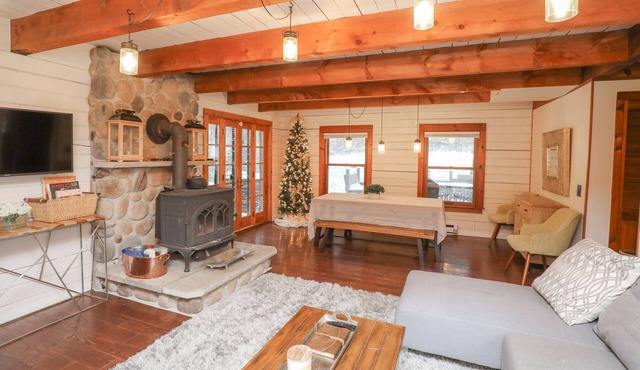 Lizzie's Cabin On The Hill