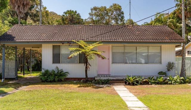 Lizzie Shack @ Lizzie Beach