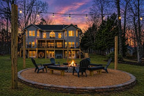 LKA Luxury Sandy Beach, Sauna, Hot Tub, Firepit