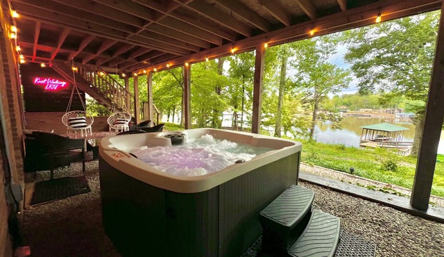LKN Lakefront | Private Dock | Hot Tub | Pet Friendly