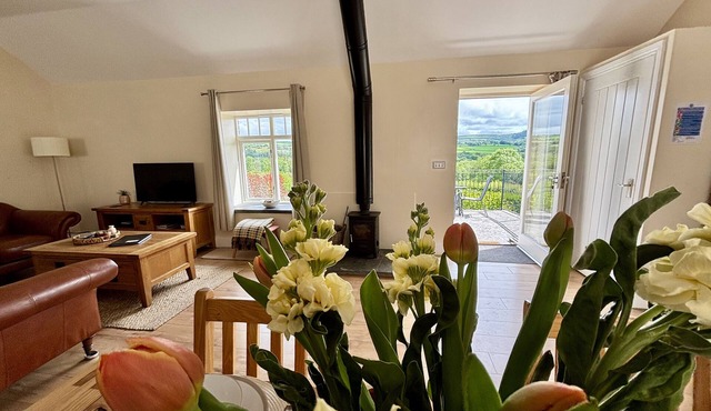 Llaethdy - The Dairy