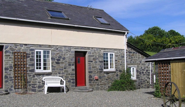 Llainddu Farm Lovely Detached Cottage, Beautiful Views, Gardens And Woodland