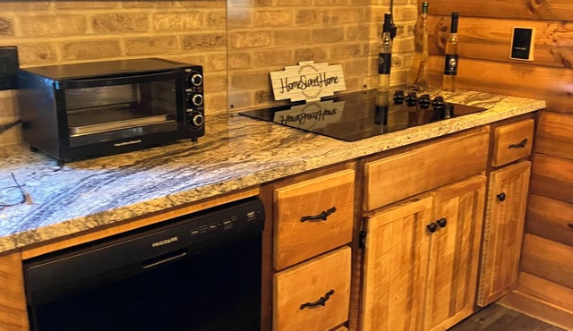 Llama villa with mountain views, barn and llamas.