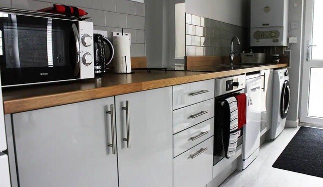 Llanhilleth Miners Cottage, great for touring South Wales and Dog Friendly