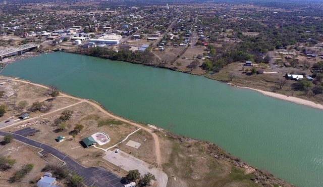 Llano Lake Retreat - find the peace and tranquility of life againnSUP 1556