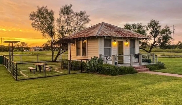 Llano Line Shack - Historic Rail