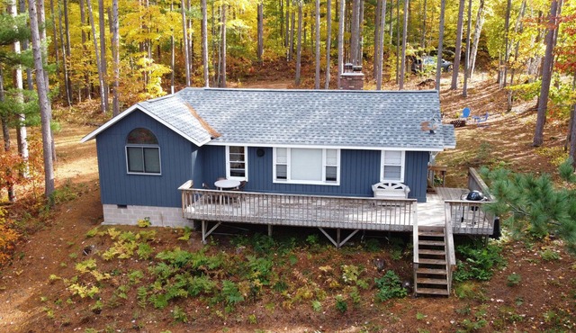LLC-Peaceful, Lakefront Cabin Near Munising with Canoe & Rowboat