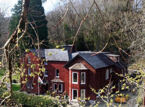 Lledr House Hostel near two Zip World sites