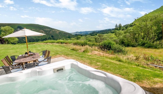 Llety Llanwrtyd - Five Bedroom House, Sleeps 10