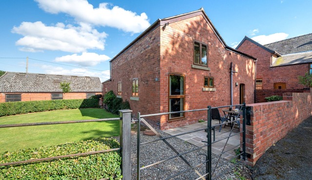 Llety'r Dderwen - Two Bedroom House, Sleeps 4