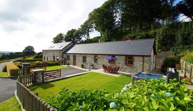 Llety'r Graig - Two Bedroom House, Sleeps 6