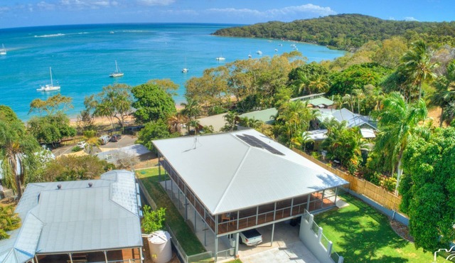 LLEWELLA -1170 water views