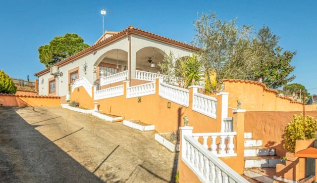Lloret Holiday Rentals Villa Olombel