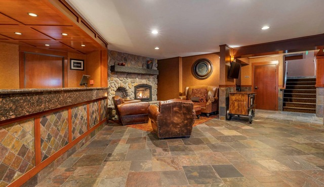 Lloyd Hotel Astoria Bayfront, an Ascend Collection Hotel