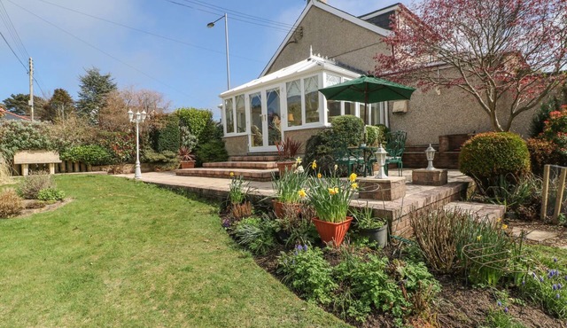 LLWYN DERW, family friendly, country holiday cottage in Barmouth