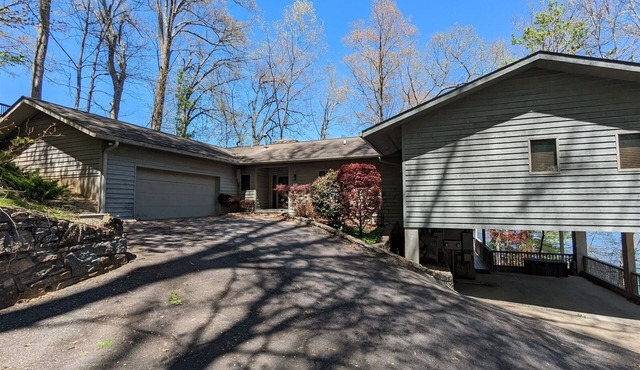 Llyn Blaen Upper, Lake Junaluska, Lakeside and Mountain Views, Gas FP, Central