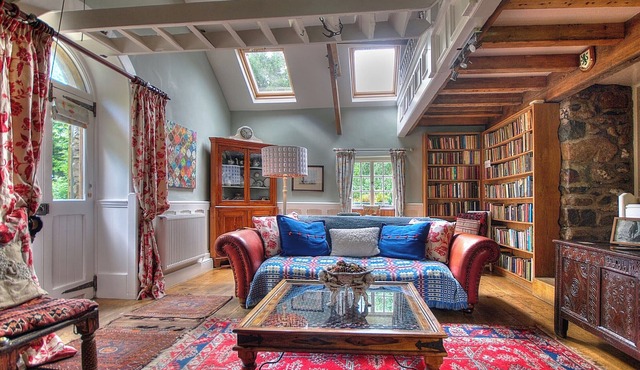 Llyn Peninsula historic holiday cottage, a restored 18th century longhouse.