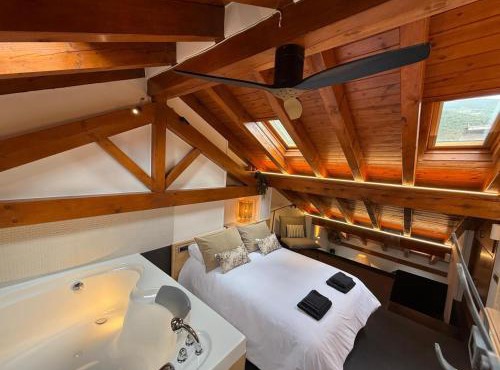 Lo Attic