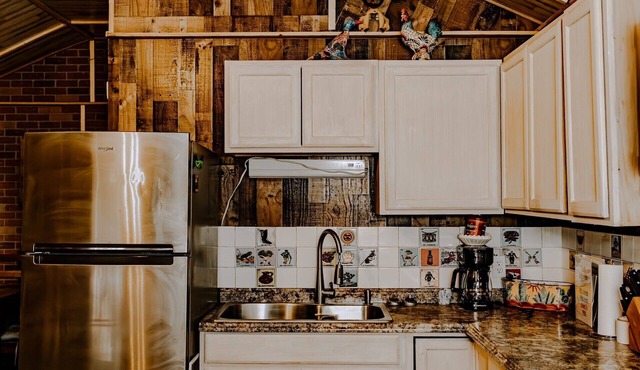 Lobo Den! 360 Degree Privacy, barbeque pit & Dog Friendly