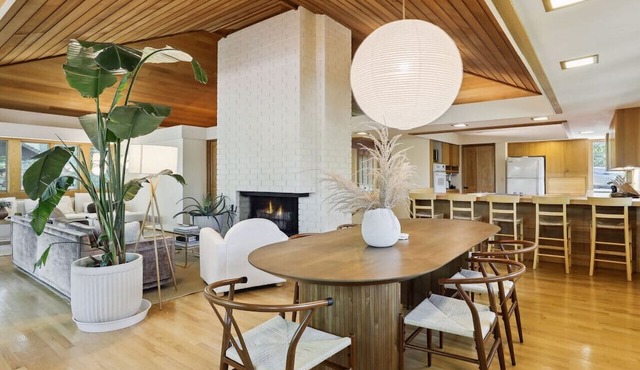 LoBo Lake House: Mid-Century Modern Getaway