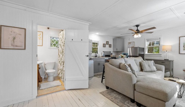 Lobsterman's Coastal Bungalow